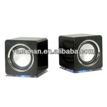 Mini altavoz USB con luz LED